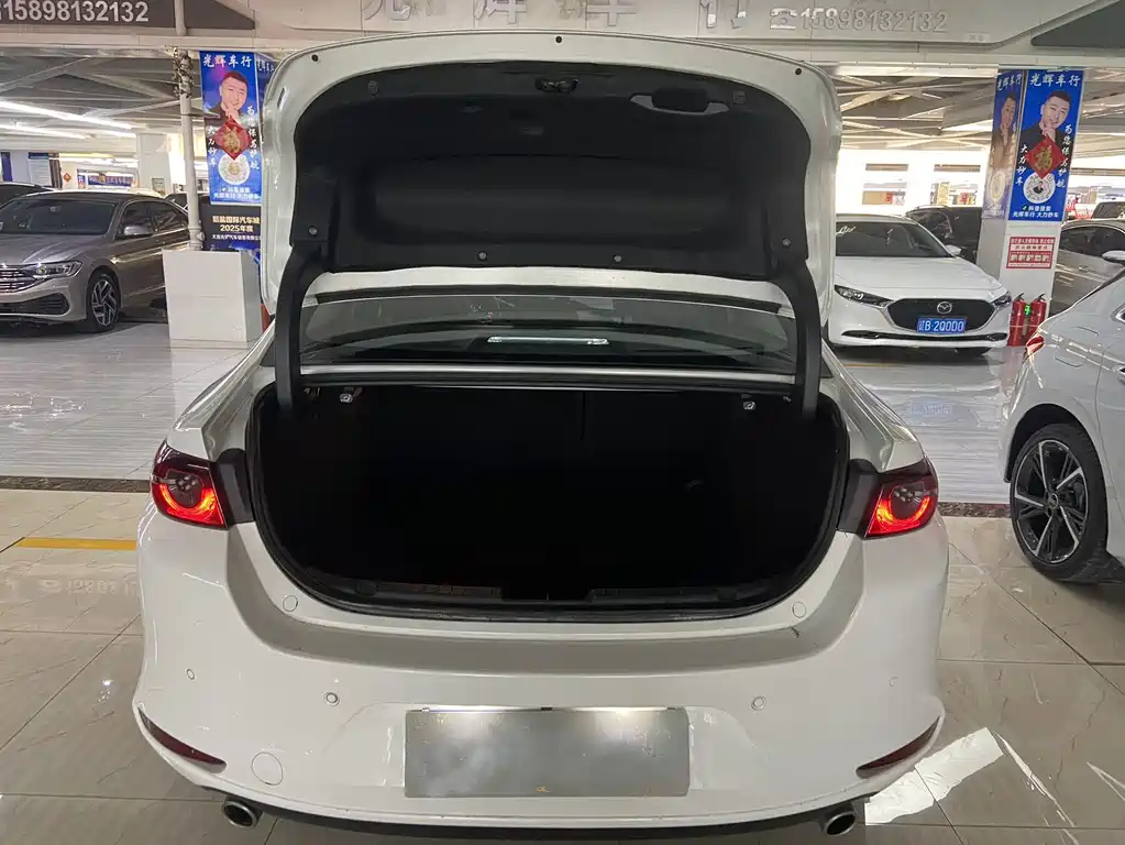Mazda 3 Axela — миниатюра 11