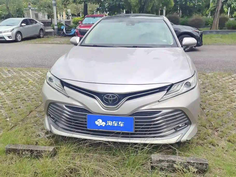 Toyota Camry — миниатюра 2
