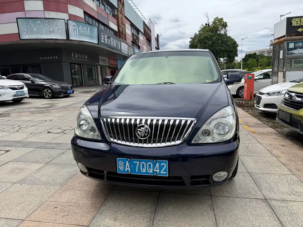 Buick GL8 — миниатюра 2