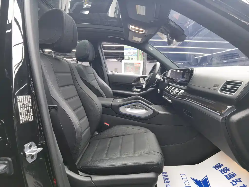 Mercedes-Benz GLS — миниатюра 8