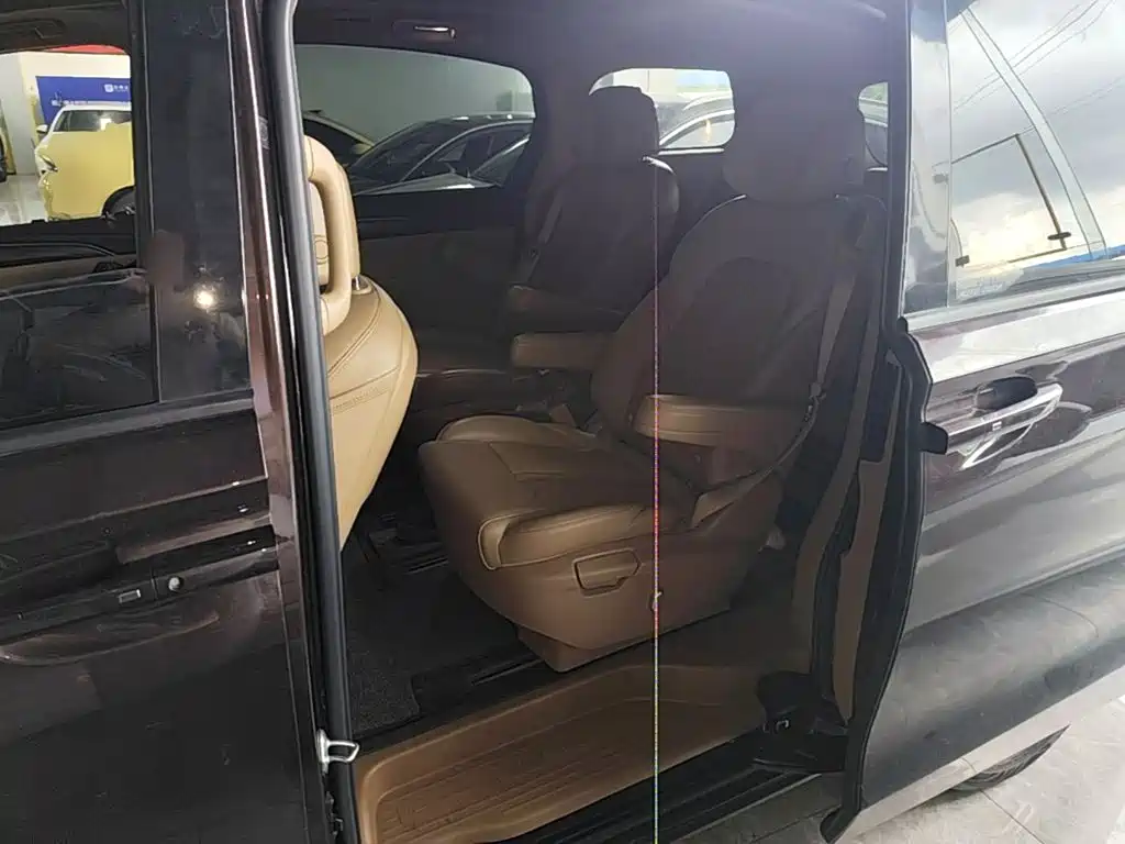 Buick GL8 — миниатюра 17