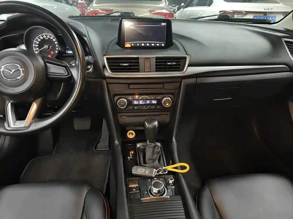 Mazda 3 Axela — миниатюра 13
