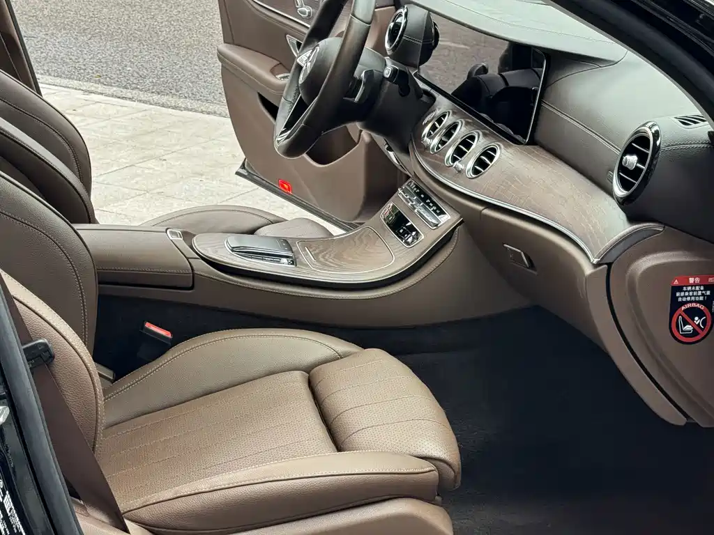 Mercedes-Benz E-Class — миниатюра 19
