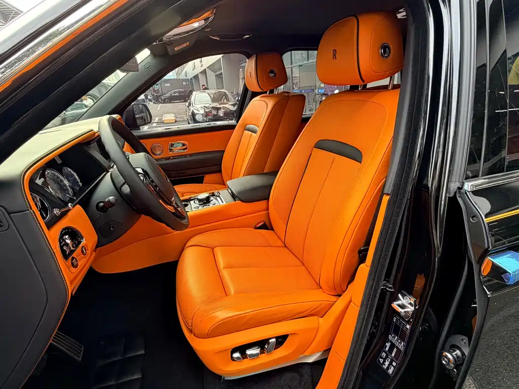 Rolls-Royce Cullinan — миниатюра 6
