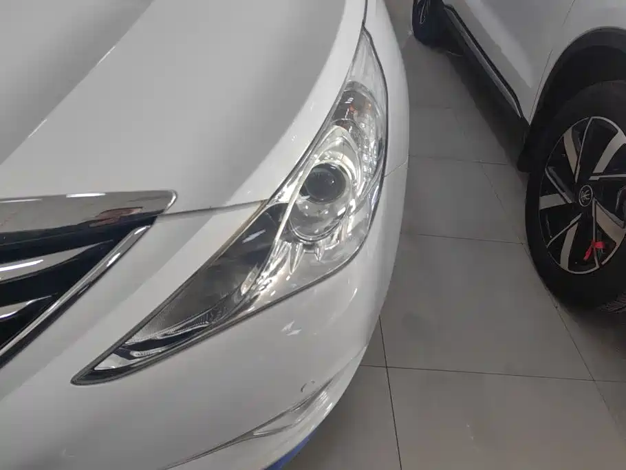 Hyundai Sonata — миниатюра 5