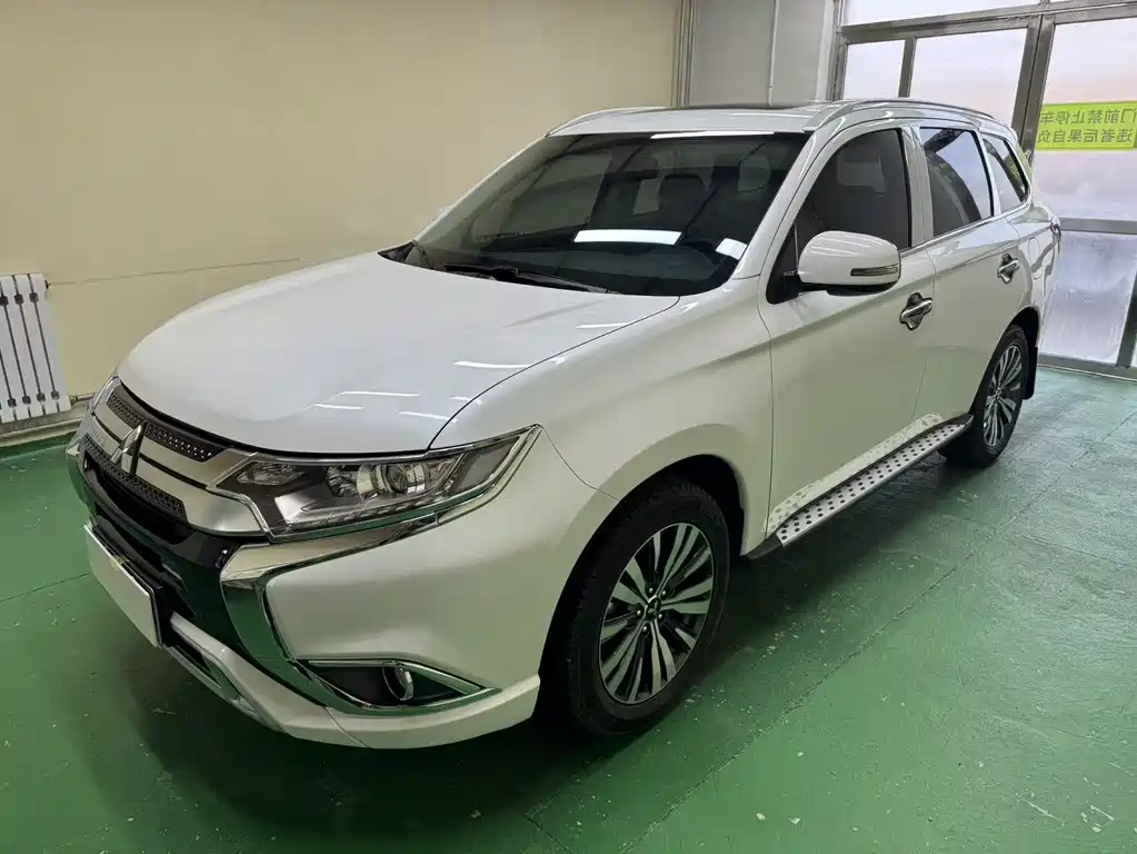 Mitsubishi Outlander 2022