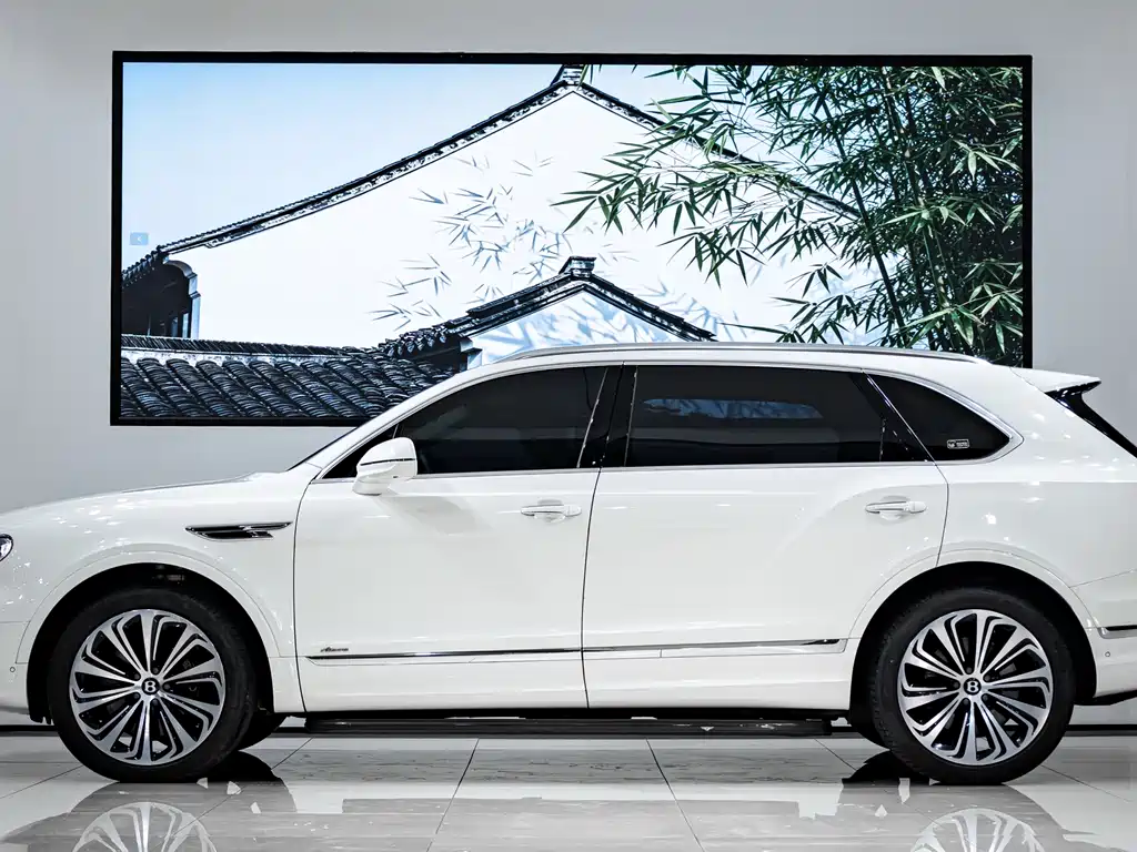 Bentley Bentayga — миниатюра 4