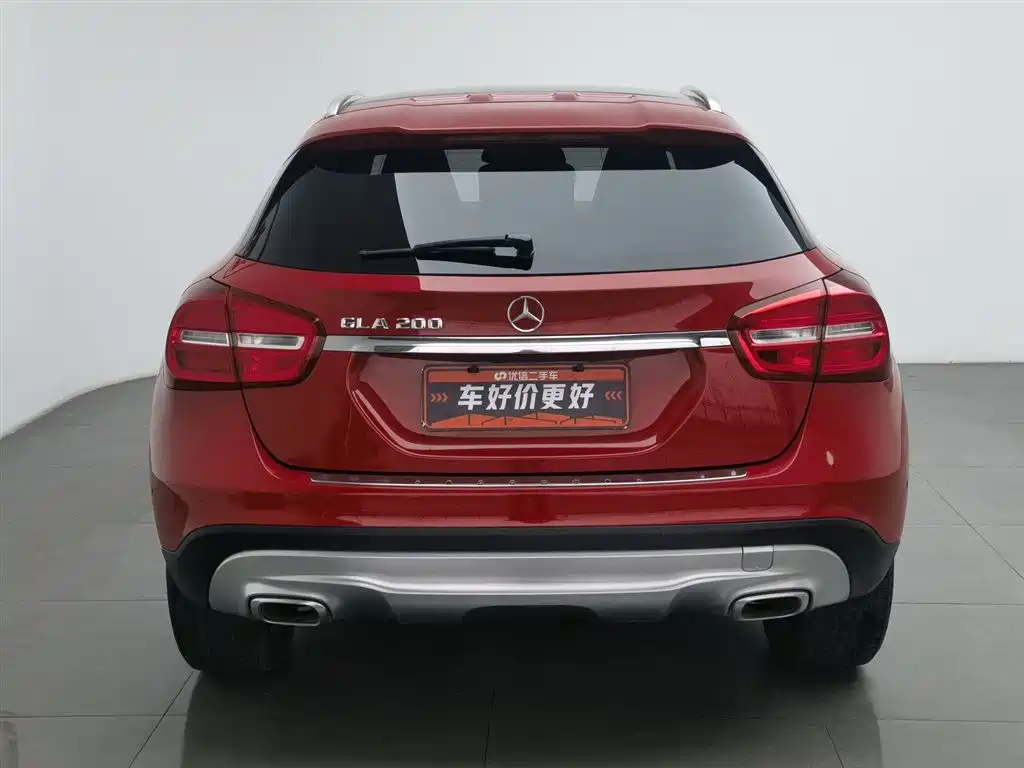 MERCEDES-BENZ GLA