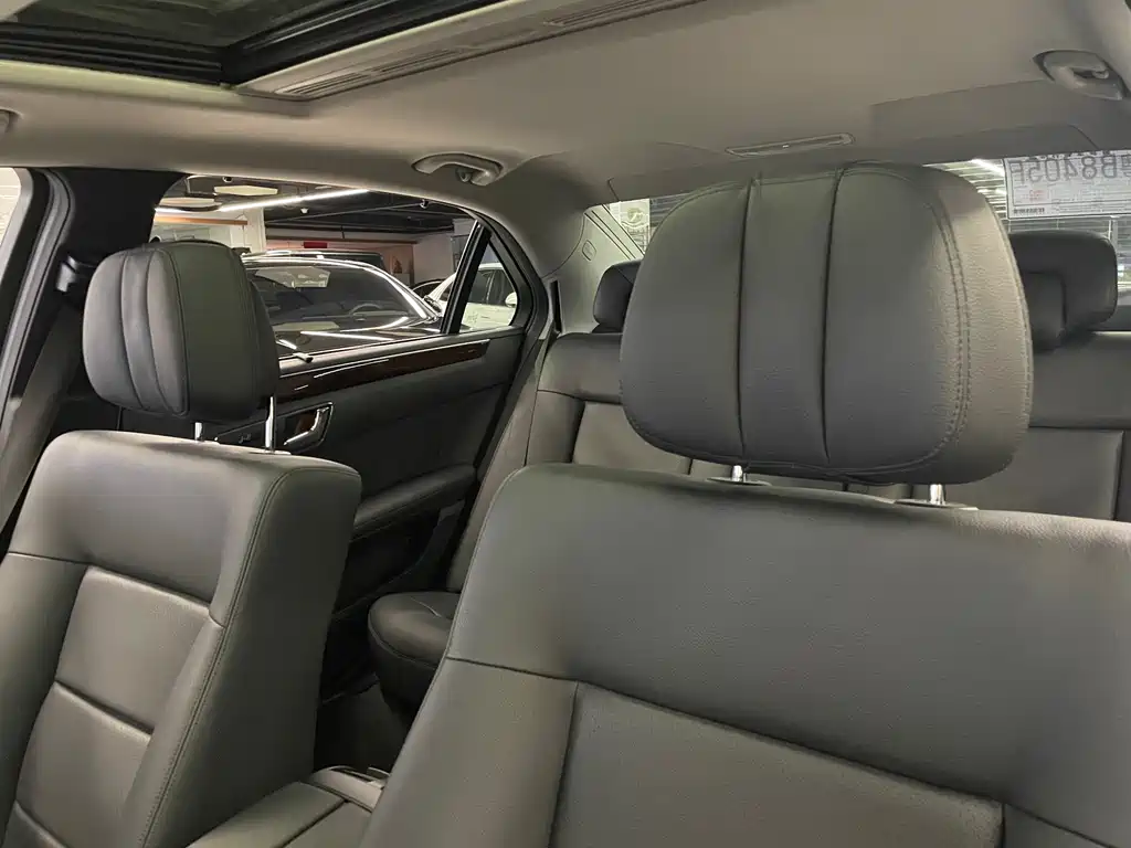 Mercedes-Benz E-Class — миниатюра 24