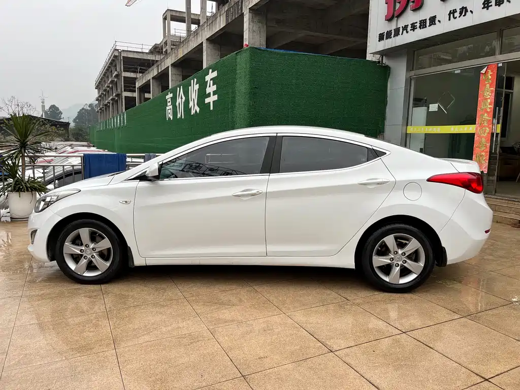 Hyundai Elantra 2012 1.6L AT Fashion