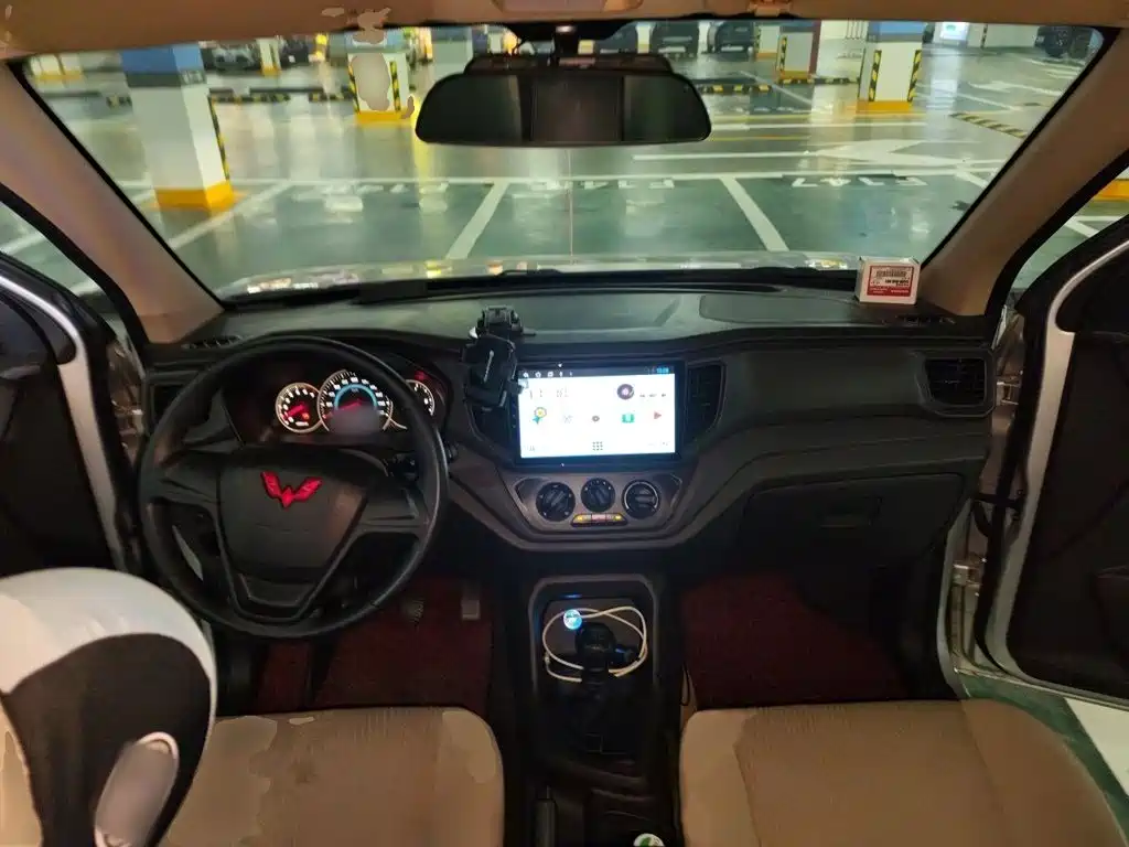 Wuling Hongguang V — миниатюра 13