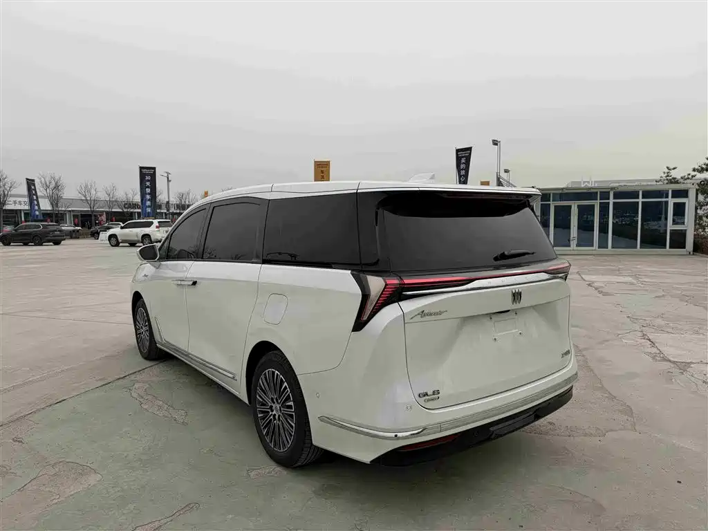 BUICK GL8 NEW ENERGY