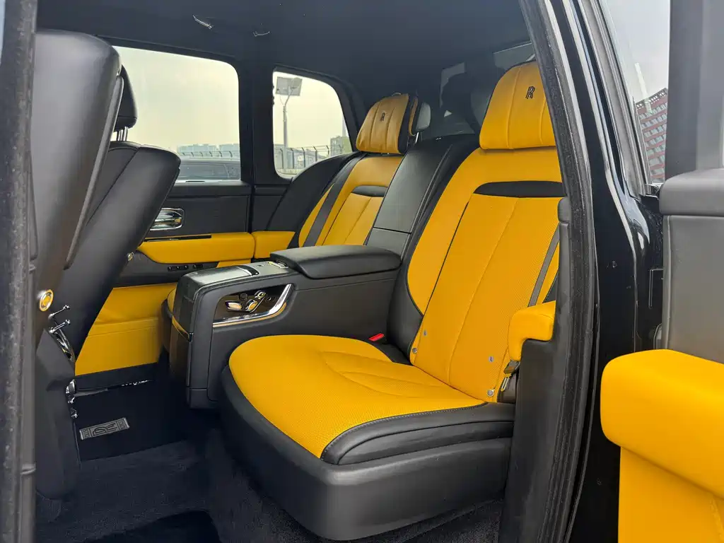 Rolls-Royce Cullinan — миниатюра 16