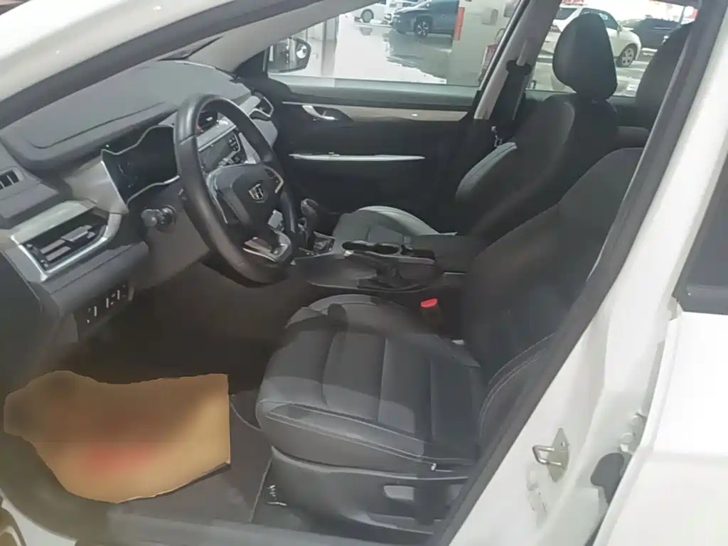 Geely Emgrand — миниатюра 15