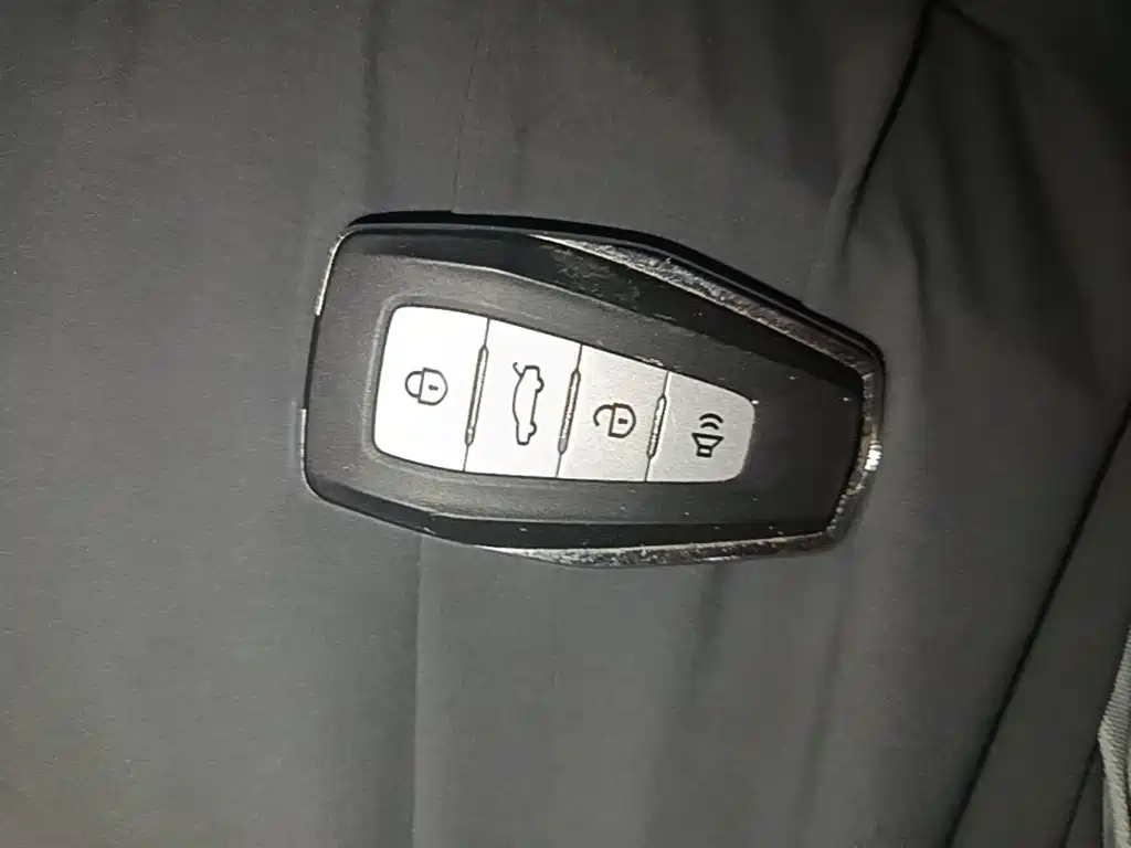 Geely Emgrand — миниатюра 9