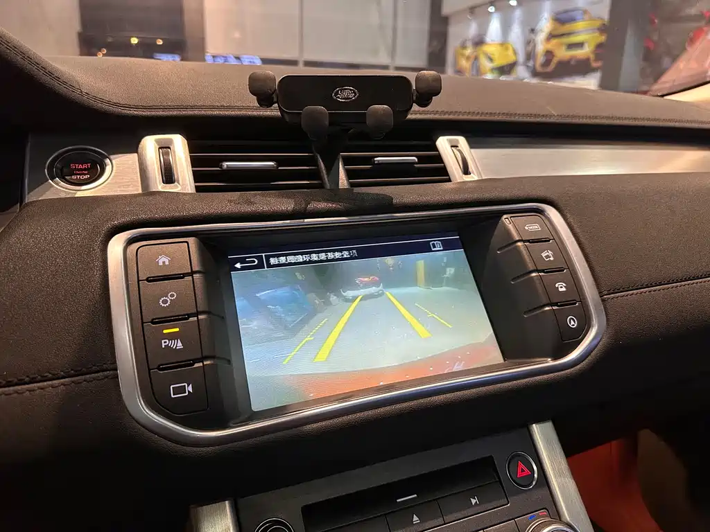 Land Rover Evoque — миниатюра 13