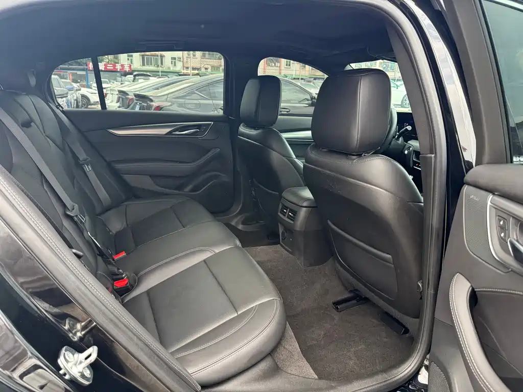 Cadillac CT5 — миниатюра 5