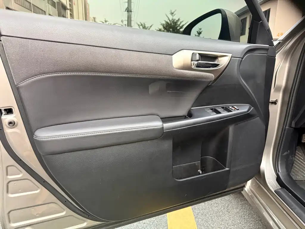 Lexus CT — миниатюра 23
