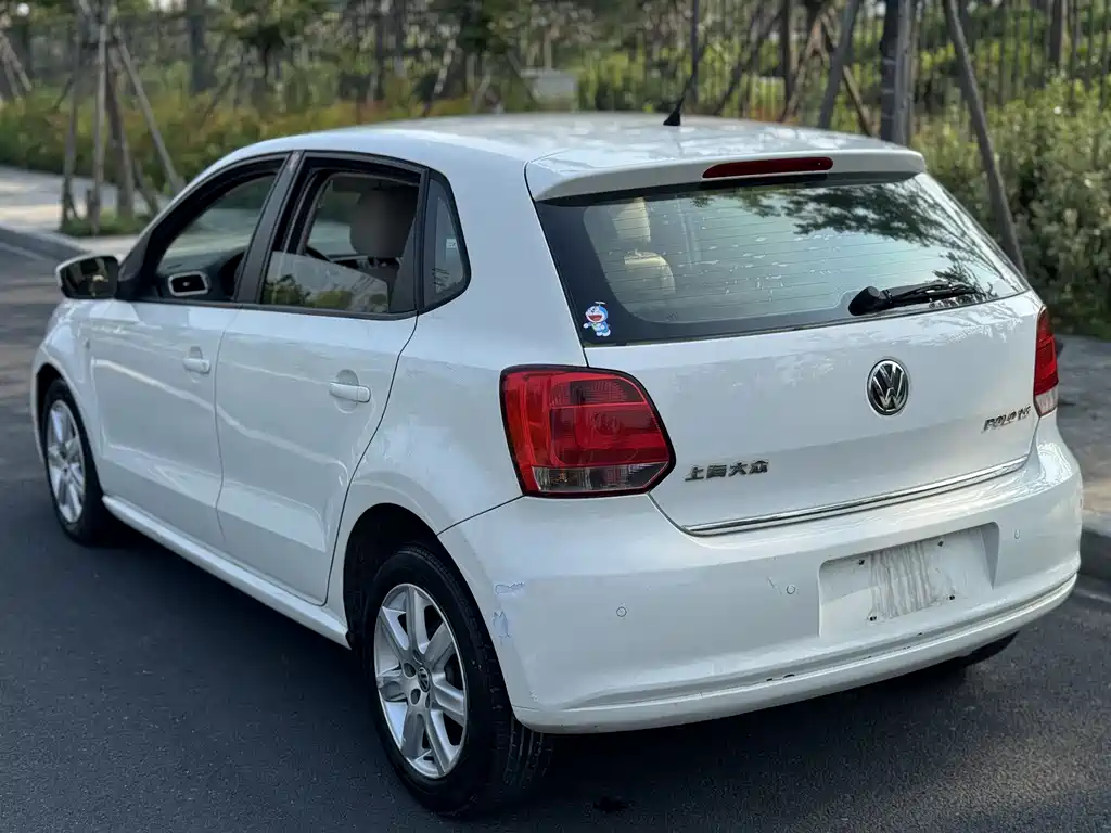 Volkswagen Polo 2011 1.6L AT
