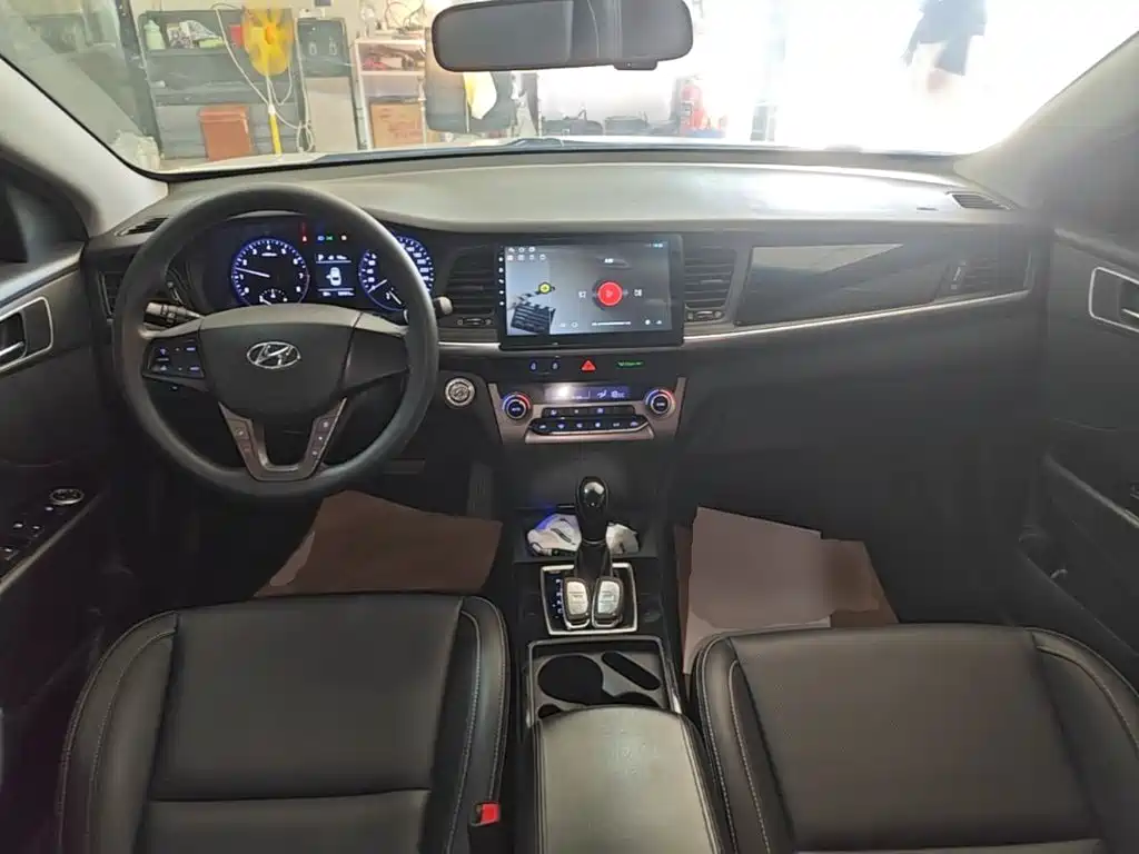 Hyundai Mistra — миниатюра 10