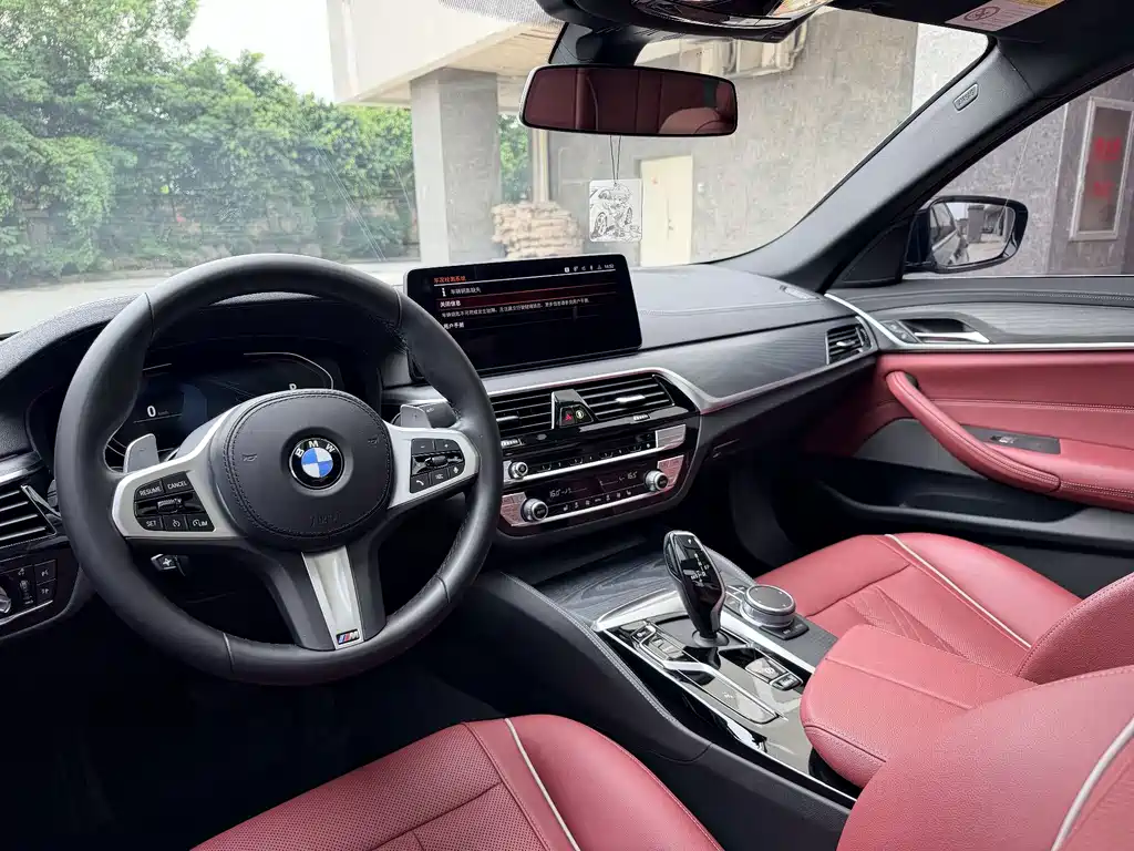 BMW 5 Series — миниатюра 7