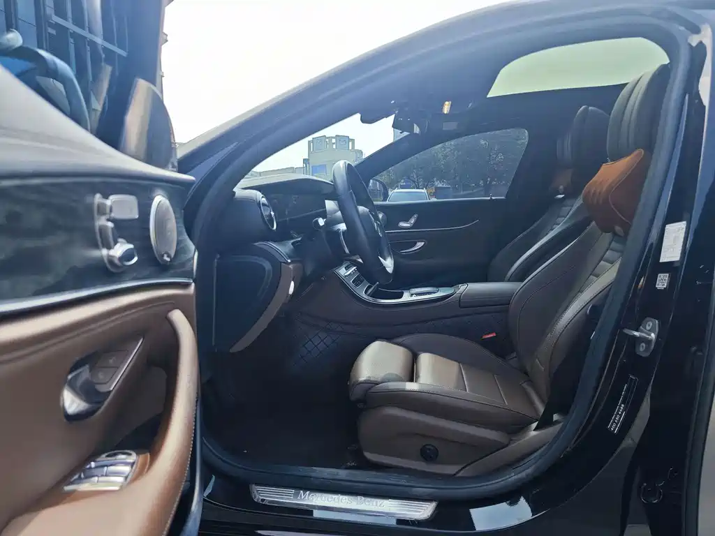 Mercedes-Benz E-Class — миниатюра 8