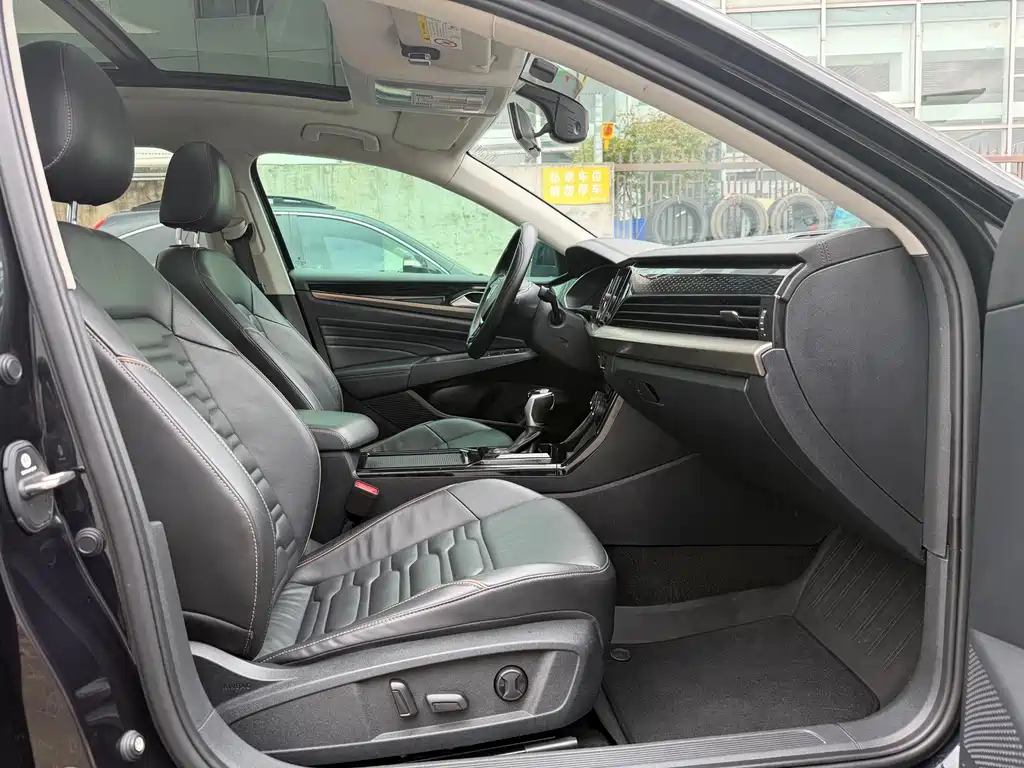 Volkswagen Passat — миниатюра 12