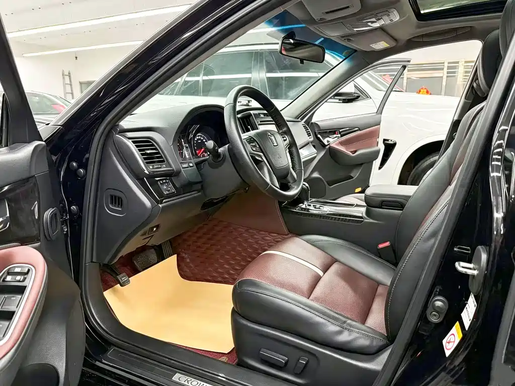 Toyota Crown — миниатюра 7