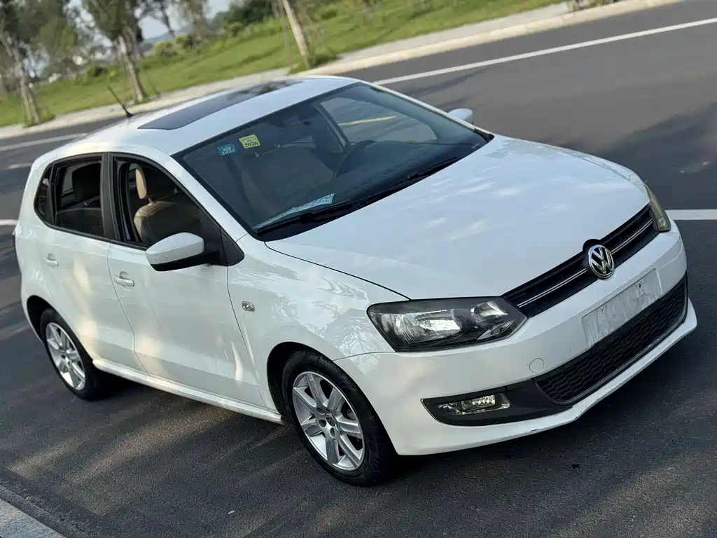 Volkswagen Polo 2011 1.6L AT