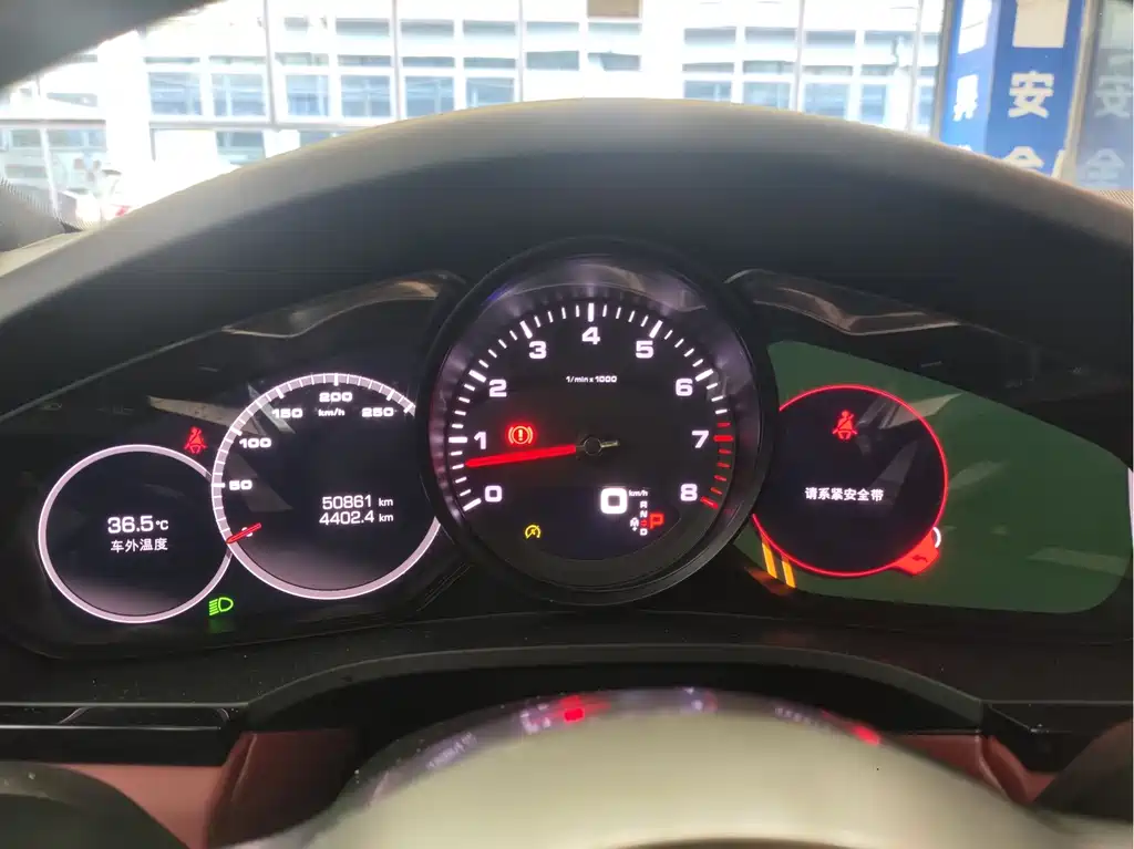 Porsche Cayenne — миниатюра 5