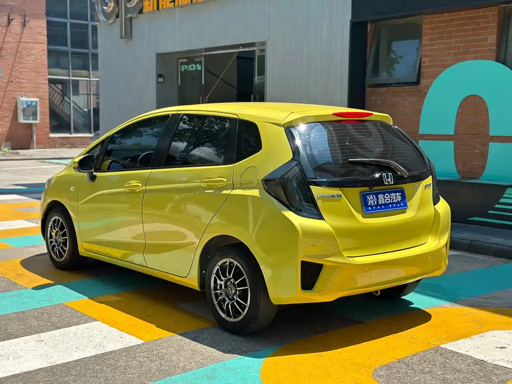 Honda Fit — миниатюра 9