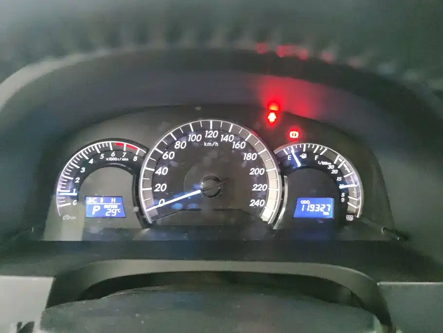 Toyota Camry — миниатюра 14
