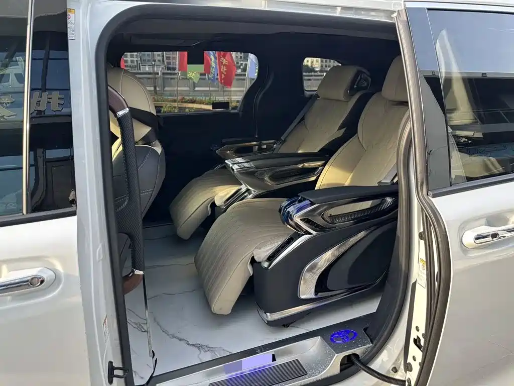 Toyota Sienna — миниатюра 9