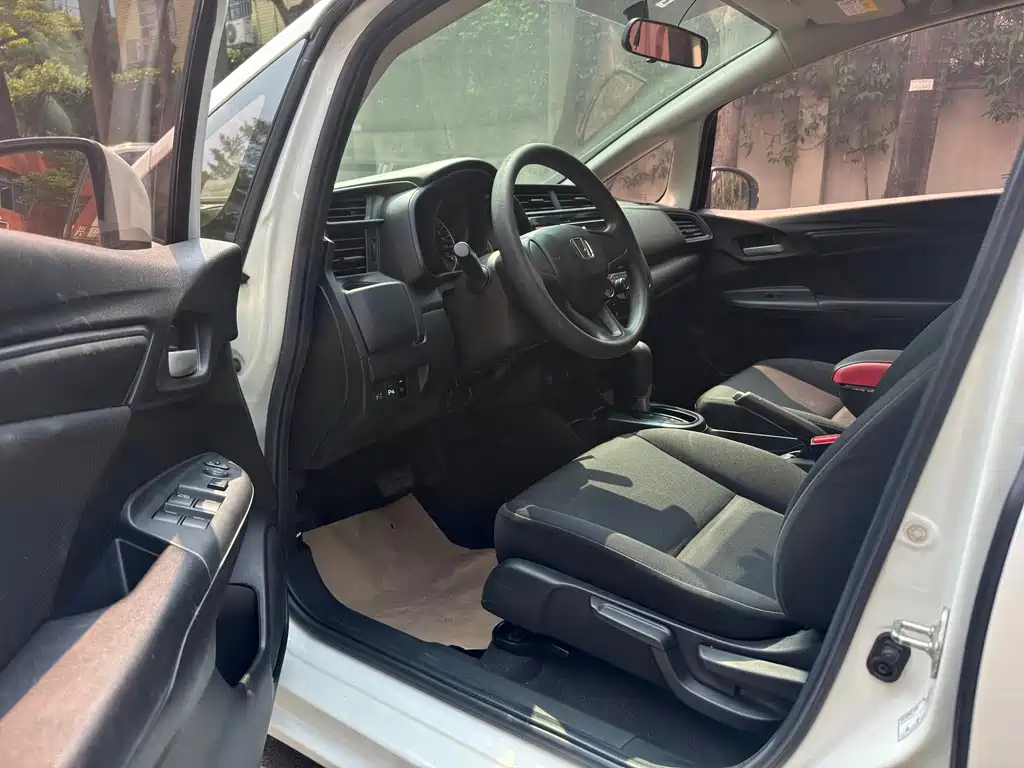 Honda Fit — миниатюра 11