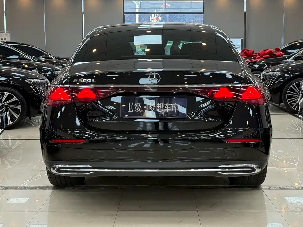 Mercedes-Benz E-Class — миниатюра 5