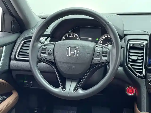 HONDA UR V
