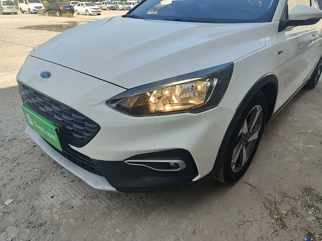 Ford Focus Active — миниатюра 24