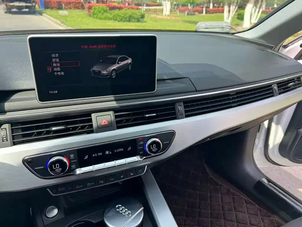 Audi A4L — миниатюра 15