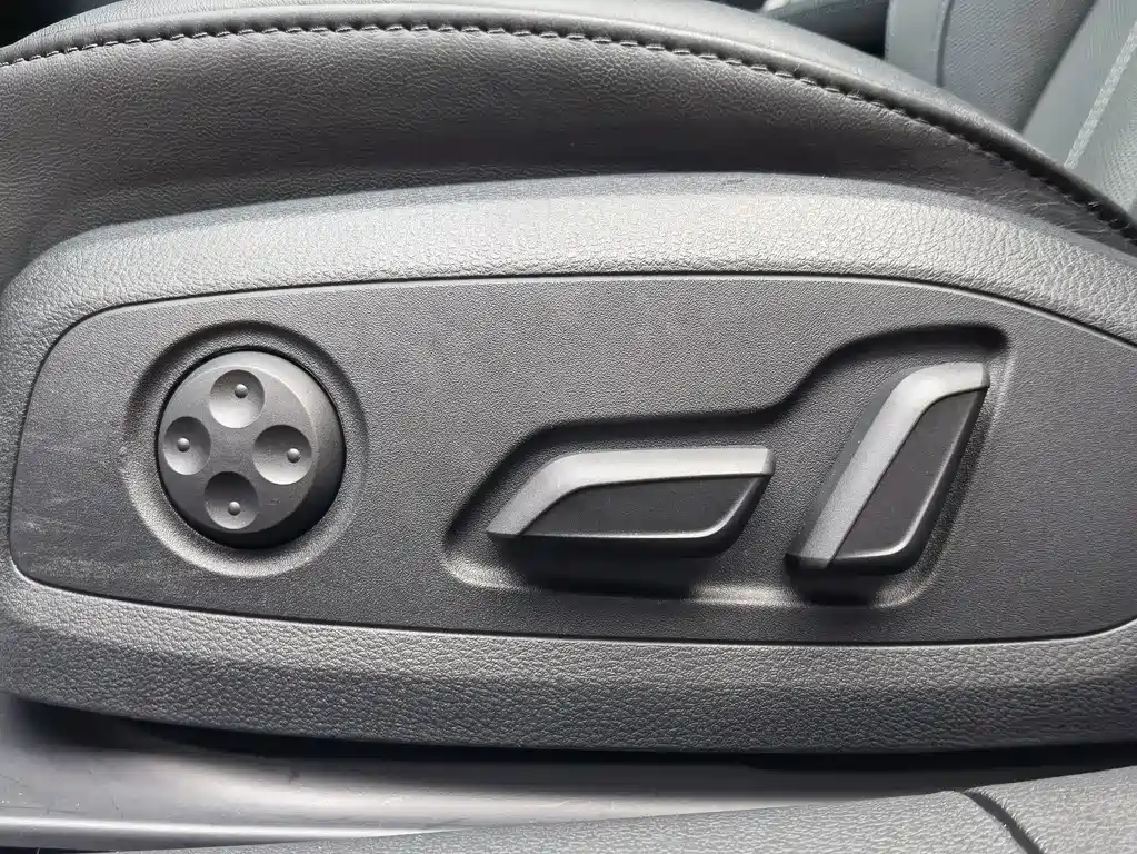 Audi A4L — миниатюра 14