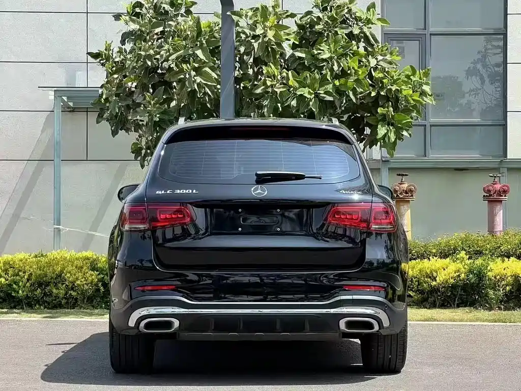 MERCEDES-BENZ GLC