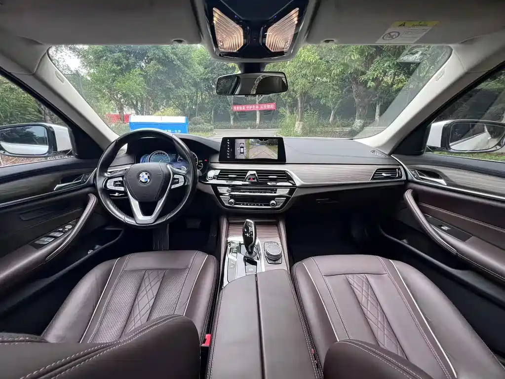 BMW 5 Series — миниатюра 5