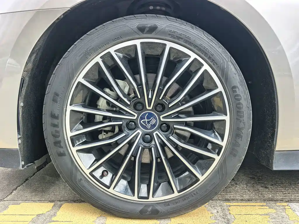 BYD Han — миниатюра 17