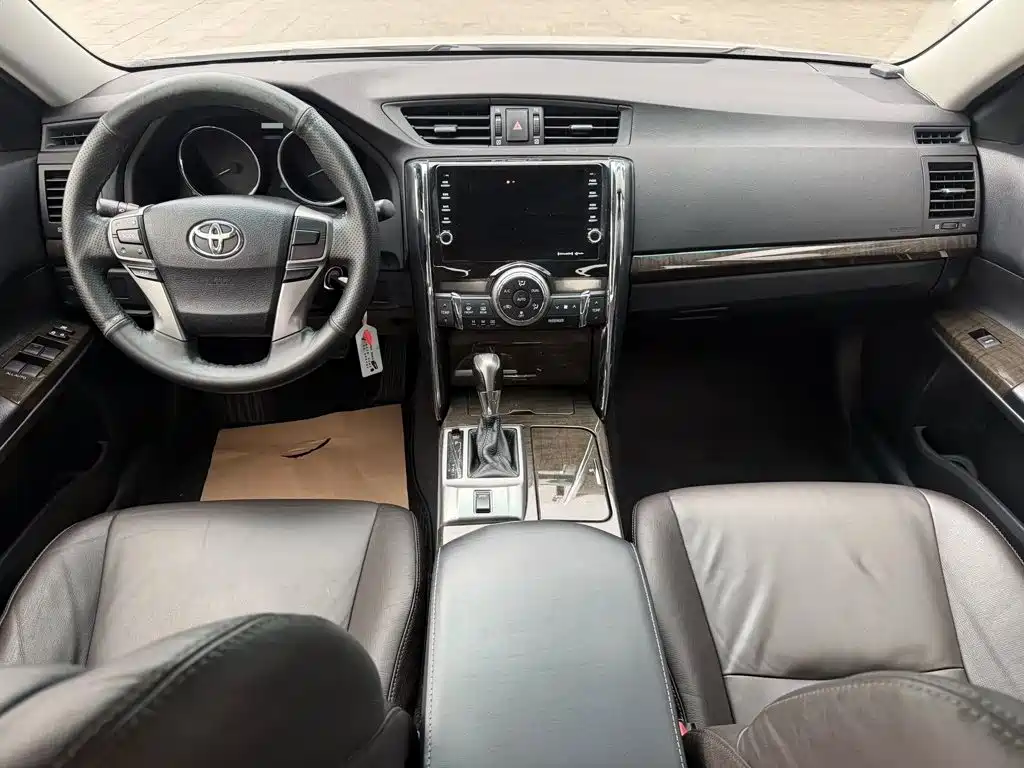 Toyota Reiz — миниатюра 8