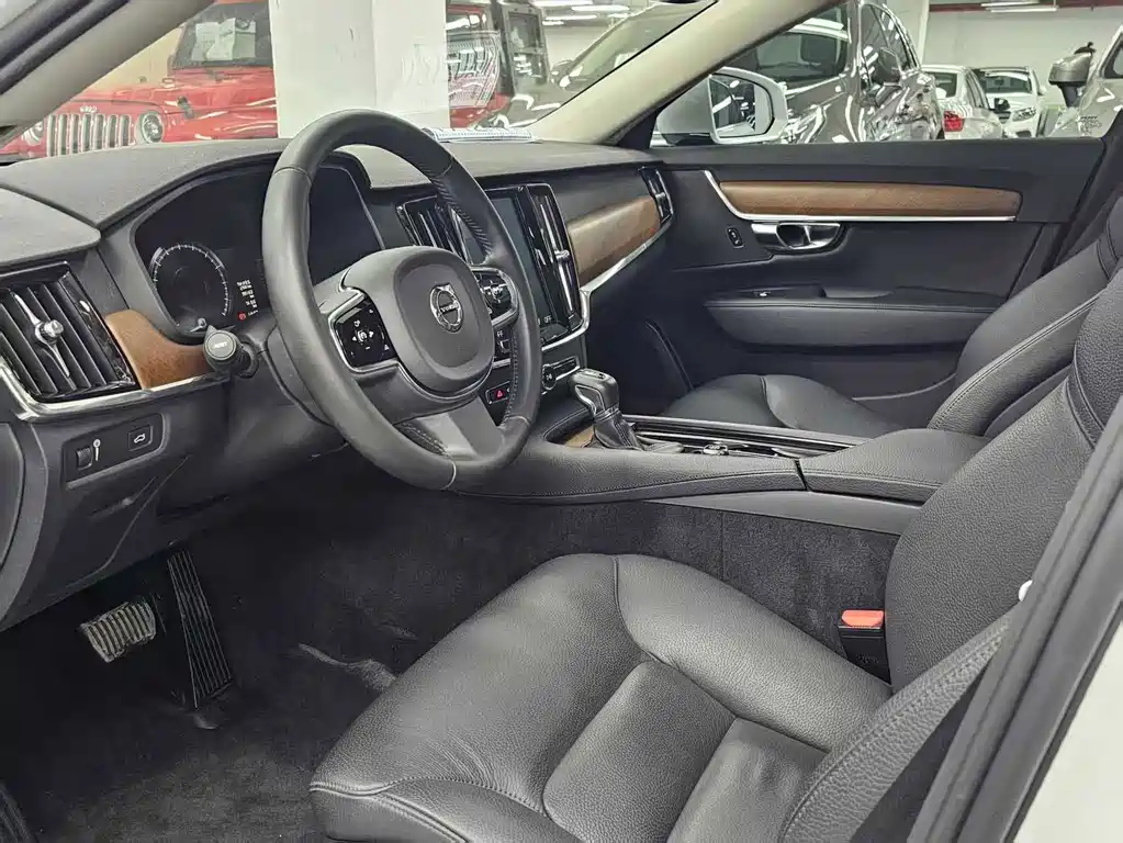 Volvo S90 — миниатюра 7
