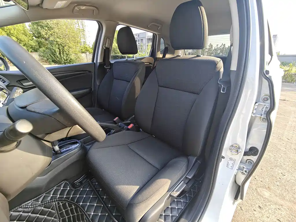 Honda Fit — миниатюра 12