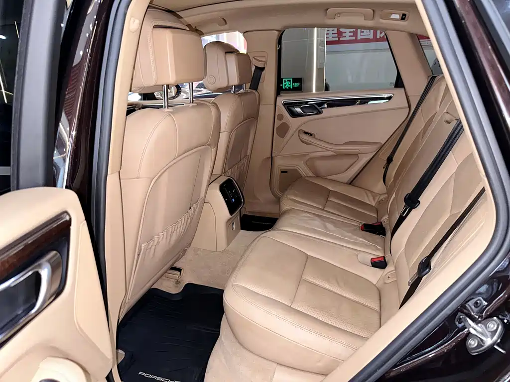 Porsche Macan — миниатюра 13