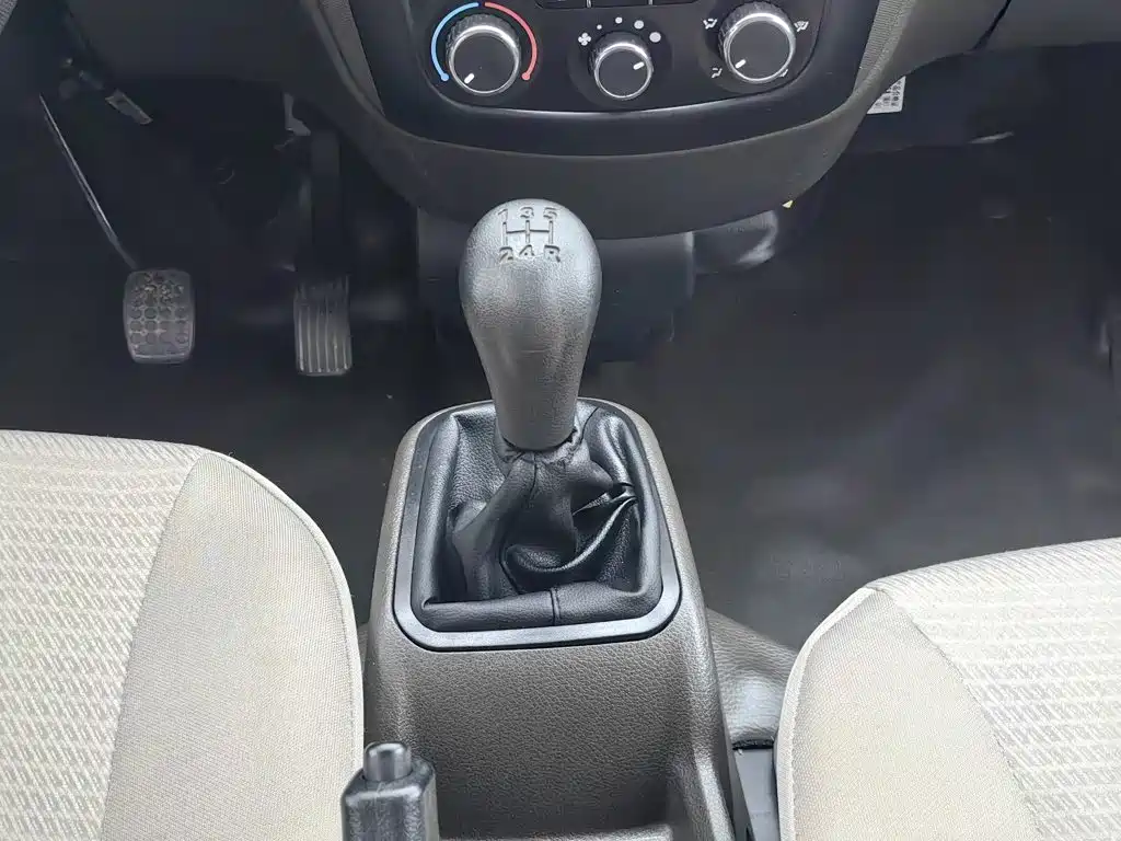 Wuling Rongguang — миниатюра 13