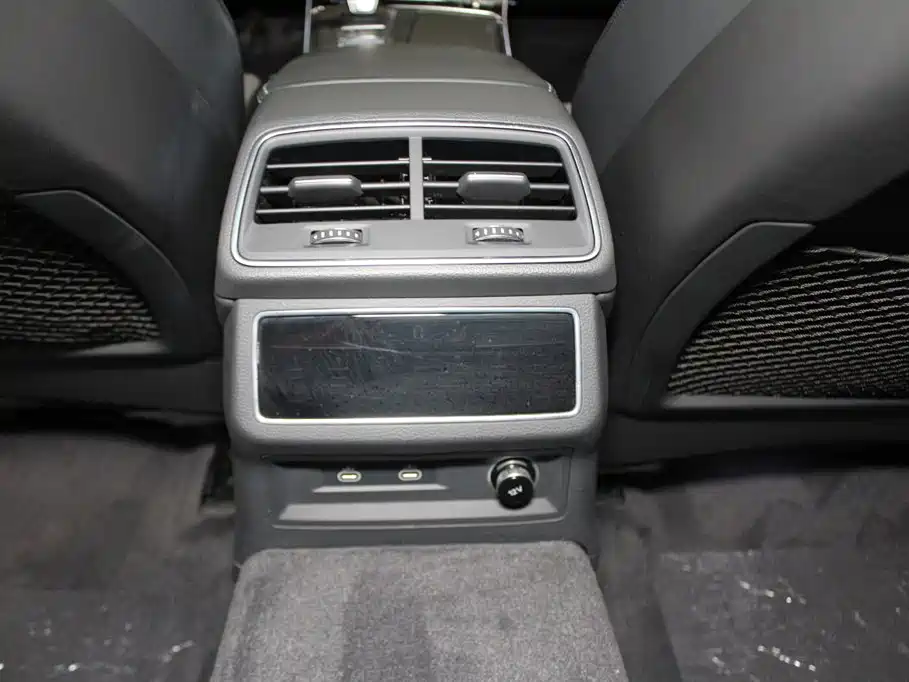 Audi A6L — миниатюра 10