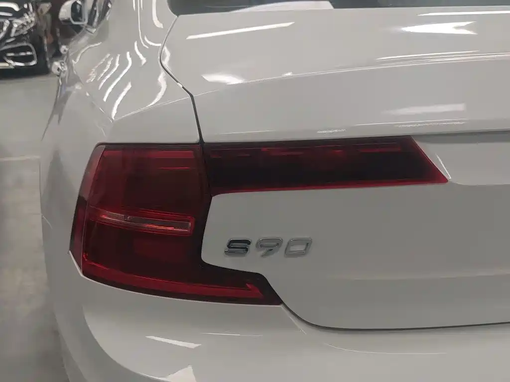 Volvo S90 — миниатюра 11