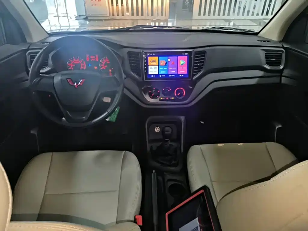 Wuling Hongguang V — миниатюра 10